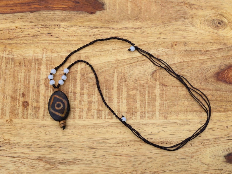 Rare Agate Tibetan 2 Eye DZI pendant. With Hand Knotted Adjustable Cord String Necklace. will be full of unity, harmony and happy feelings.