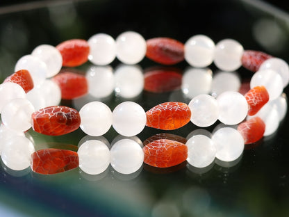 Seldom Selenite gypsum bracelet with Wonderful Rare Tibetan Dragon Vein Agate Dzi Cut Beads. Nepalese & Tibetan