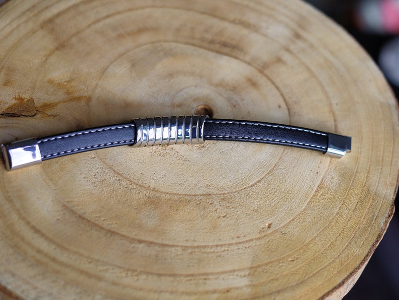 Winding special Leather black Bracelet, Leather Bracelet, Wire-cable Chain, Bangles, black Leather Wrap Bracelet, poppers, chunks, buttons