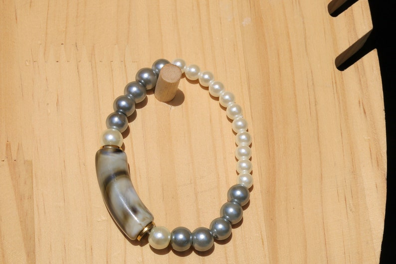 Bracelet with acrylic tube bead and Glass Pearl Graphite, Acrylic pearls and Tibetan alloy material in Antique Gold