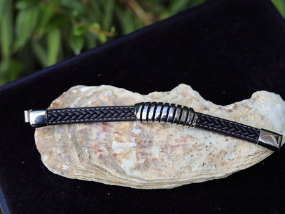 Winding special Leather black Bracelet, Leather Bracelet, Wire-cable Chain, Bangles, black Leather Wrap Bracelet, poppers, chunks, buttons