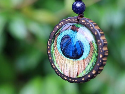 wooden beads peacock feather necklace. Weight: about 20 grams. Pendant size: round: 4.9*4.9*1.3cm; ellipse: 5.2*4.1*1.1cm