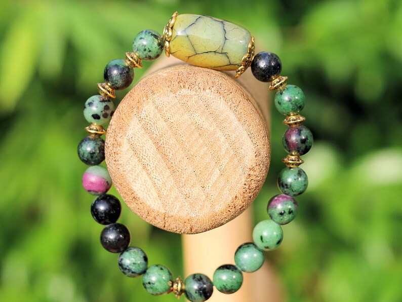 Exceptional Natural Epidote Bracelet with Agate Big Drum Bead, enhancing one's personal power, increasing self-confidence