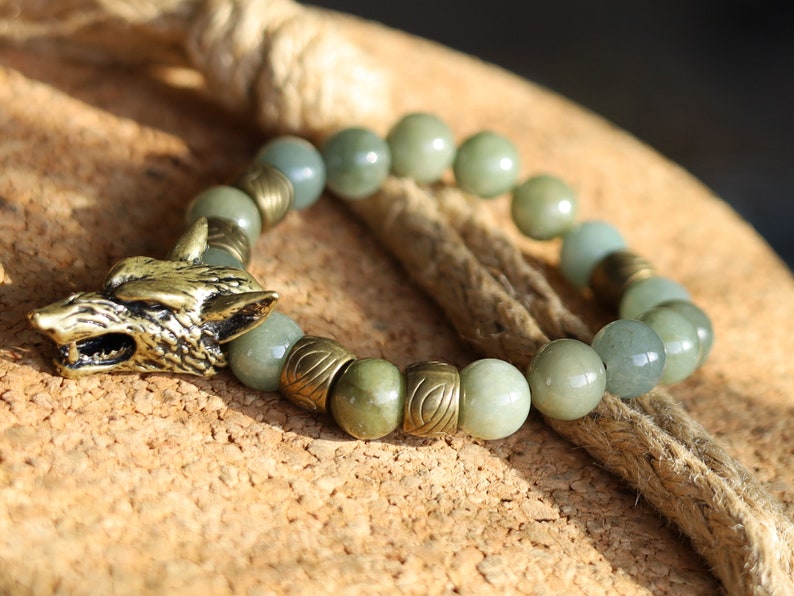 Cool 10 mm High grade natural Green Jade  with Men's Vintage Silver Norse Viking 3D Wolf. often seen as symbols of strength and resilience