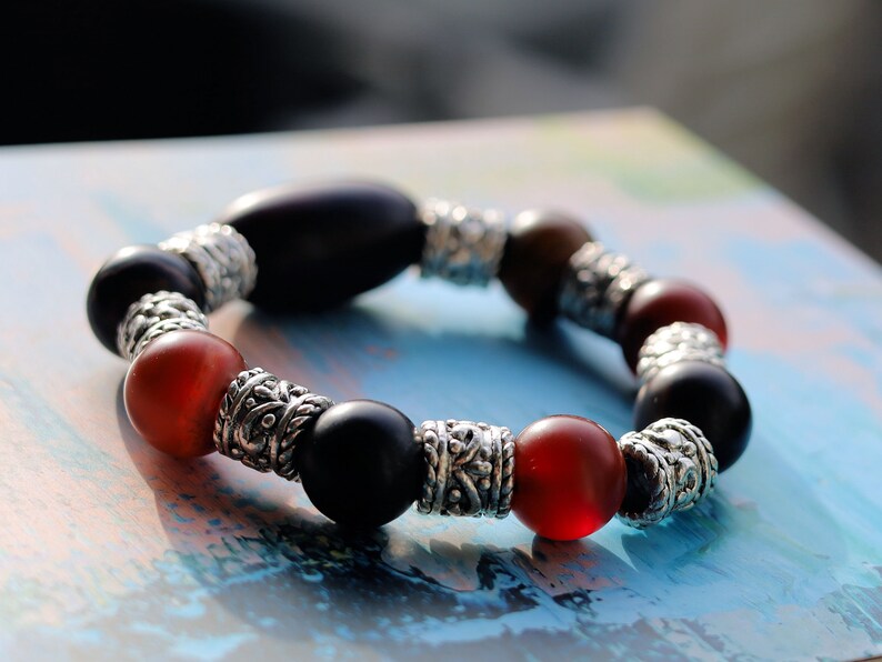 Unique Drum Bead Bracelet Natural Jade/ Agate with natural jade/ Agate. supportive treatment improves people’s knowledge. a little magic