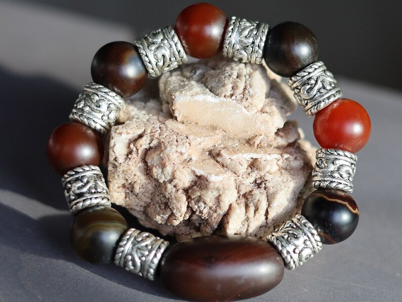 Unique Drum Bead Bracelet Natural Jade/ Agate with natural jade/ Agate. supportive treatment improves people’s knowledge. a little magic