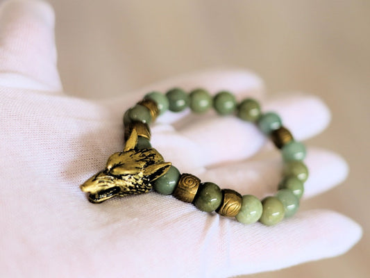 Cool 10 mm High grade natural Green Jade  with Men's Vintage Silver Norse Viking 3D Wolf. often seen as symbols of strength and resilience