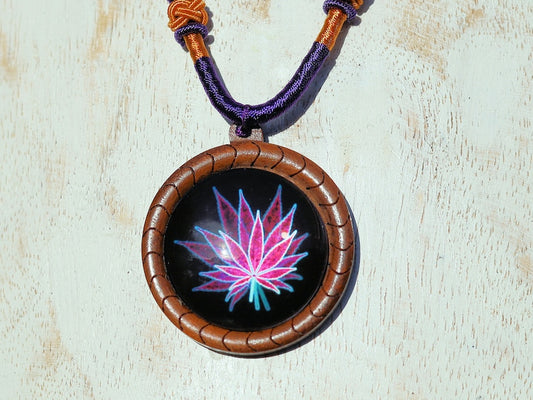 Marijuana Black/ purple Round Glass Cabochon Flatback in Wood Cabochon. Eye is 3mm. Shape: round dome