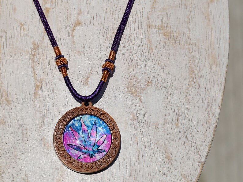 Marijuana Purple/ Blue Round Glass Cabochon Flatback in Wood Cabochon. Eye is 3mm. Shape: round dome