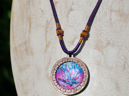 Marijuana Purple/ Blue Round Glass Cabochon Flatback in Wood Cabochon. Eye is 3mm. Shape: round dome