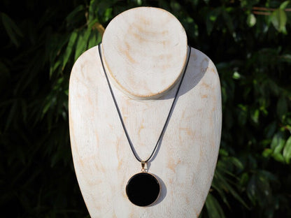 Black mirror Obsidian Natural Stone Disc Shape Pendant.Obsidian Natural Stone Disc Shape Pendant,often referred to as a black mirror.3 SIZES