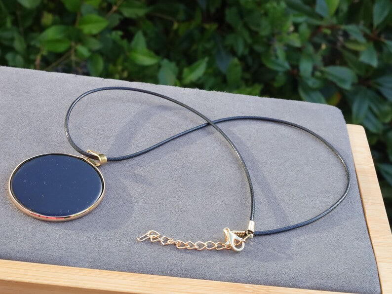 Black mirror Obsidian Natural Stone Disc Shape Pendant.Obsidian Natural Stone Disc Shape Pendant,often referred to as a black mirror.3 SIZES