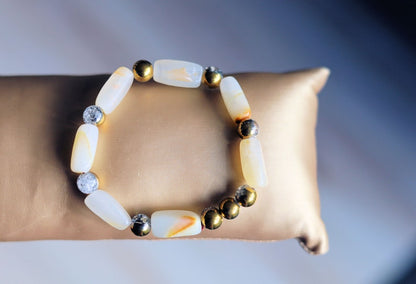 Natural Tianzhu Agate with And "White Snow Cracked Crystal Quartz. Natural Tianzhu Agate is highly valued patterns and colors