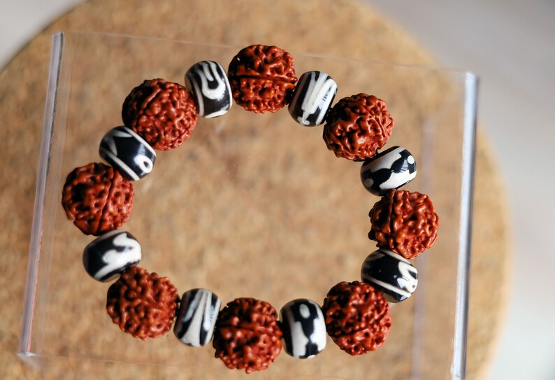 Super 18 mm Rudraksha bead bracelet combined with Tibetan Style dZi Beads, Natural Agate Beads, Dyed & Heated, Oval, Mixed Pattern