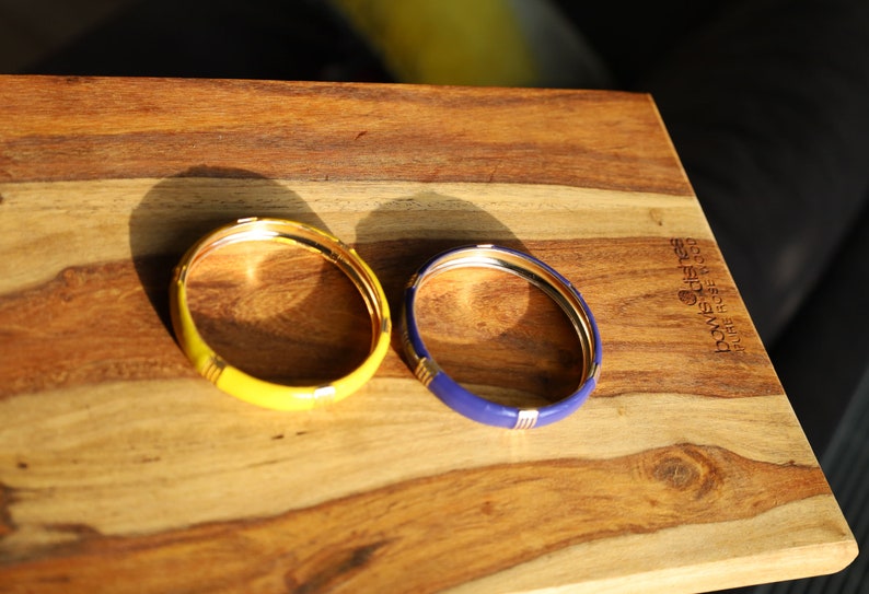 Set India 2x Purple. yellow  Enamel Gold Plated Set of 2 Bangles. Embrace your beauty and highlight your pretty appearance