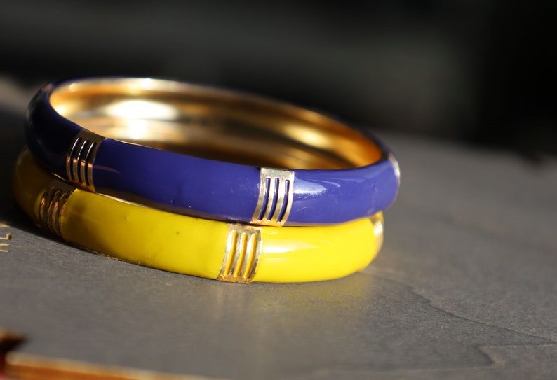 Set India 2x Purple. yellow  Enamel Gold Plated Set of 2 Bangles. Embrace your beauty and highlight your pretty appearance