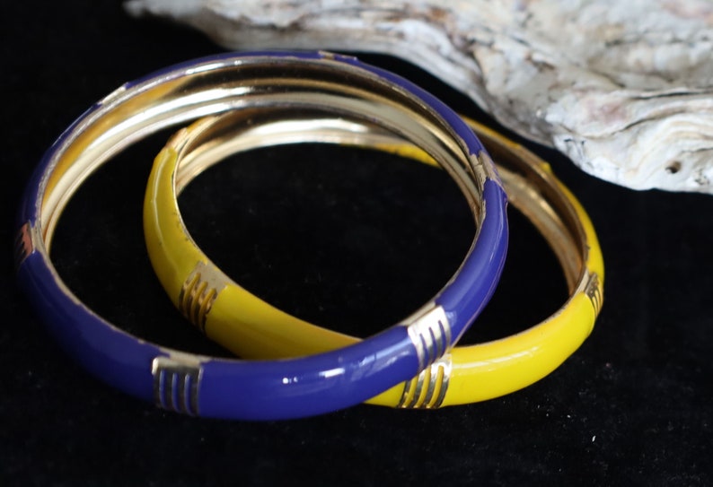 Set India 2x Purple. yellow  Enamel Gold Plated Set of 2 Bangles. Embrace your beauty and highlight your pretty appearance