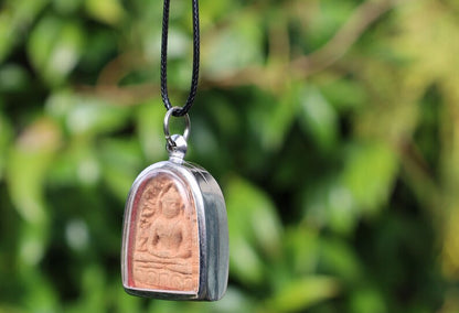 The Phra Soon Ko Song Knock, often referred to as the "Wealthy Buddha" amulet, is a fascinating piece within Thai Buddhist amulet culture