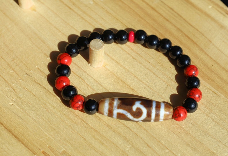 Old Ruyi Dzi  bead Agate bracelet with Agate and Red Howlite. Good Luck Tibetan Black Agate Bead. calming the mind, reducing stress