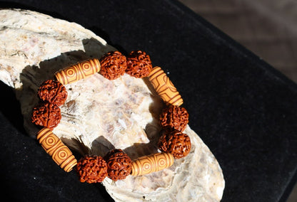 Super 18 mm Rudraksha bead bracelet combined Vintage Looking Plastic Beads With Large Holes. Very original combi