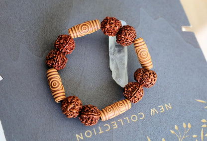 Super 18 mm Rudraksha bead bracelet combined Vintage Looking Plastic Beads With Large Holes. Very original combi