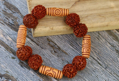 Super 18 mm Rudraksha bead bracelet combined Vintage Looking Plastic Beads With Large Holes. Very original combi