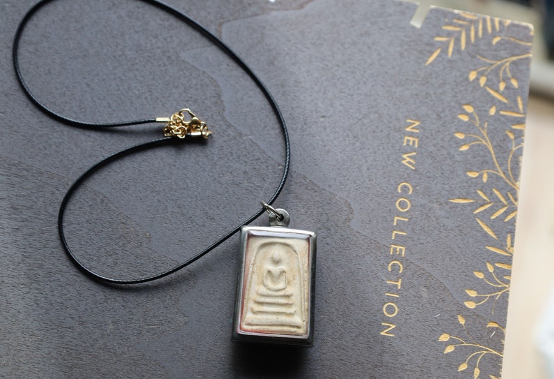 The Somdej amulets blessed by Luang Pu Perm of Wat Pom Kaew are revered within the Thai Buddhist community for their spiritual significance