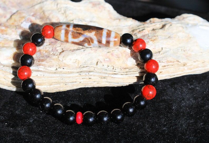 Old Ruyi Dzi  bead Agate bracelet with Agate and Red Howlite. Good Luck Tibetan Black Agate Bead. calming the mind, reducing stress