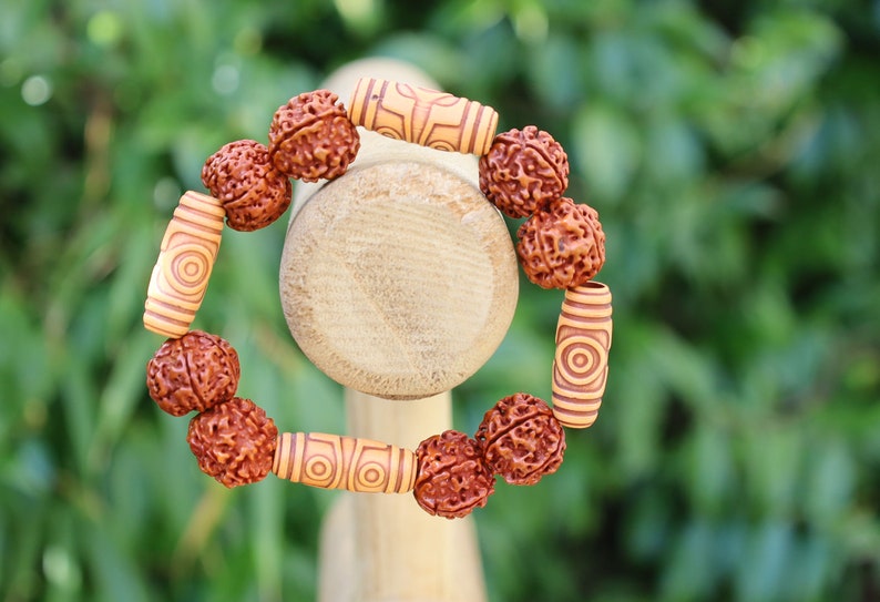 Super 18 mm Rudraksha bead bracelet combined Vintage Looking Plastic Beads With Large Holes. Very original combi