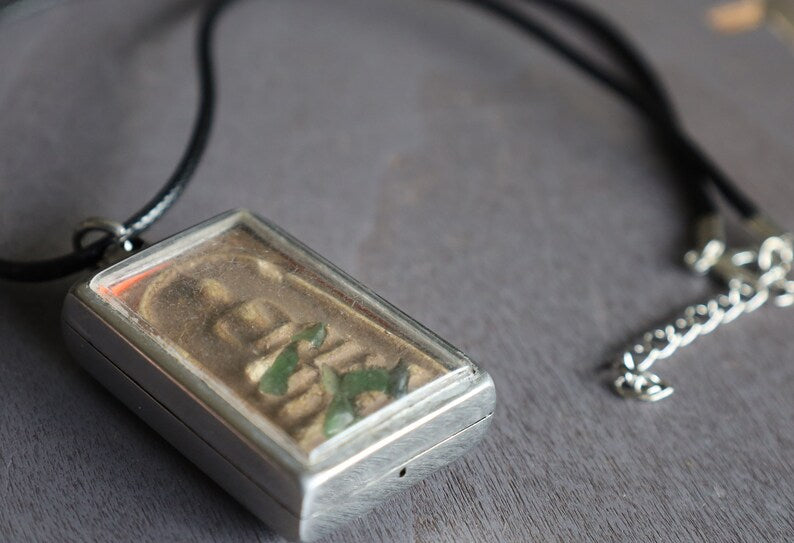 The Rare Somdej Toh crafted his Phra Somdej by blending a diverse array of materials,creating a composite imbued with spiritual significance