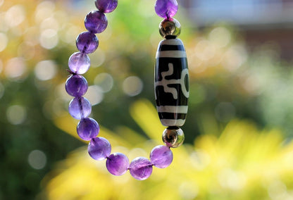 Amethyst crystal Old Big man (Aristocrat) Dzi bead bracelet. purifies your energy field of unwanted energy