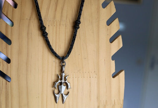 Vintage Signed Zik Zok Tm&C USA Pendant Necklace.Signed Zik Zok Tm&C USA: This indicates that the necklace is marked with the signature or brand name "Zik Zok,"