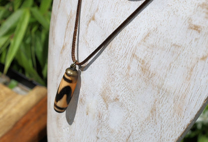 Rare to find, Old DZI Tiger's pattern necklace.good fortune, and spiritual enlightenment to their wearers