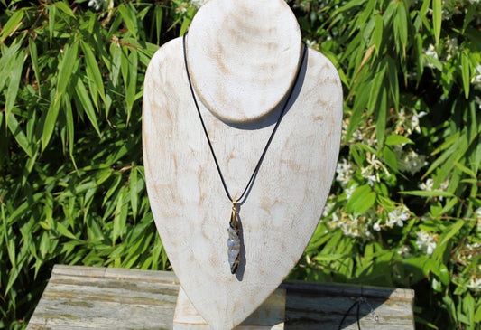 Tibetan Natural Old Agate Dzi skulls Carved Ritual Implement Pendants.combining these elements can be considered a powerful spiritual tool