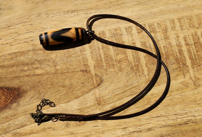 Rare to find, Old DZI Tiger's pattern necklace.good fortune, and spiritual enlightenment to their wearers