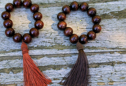 GURU SET 18mm big Sandalwood Beads Bracelet Sacred wood is revered for its calming properties.