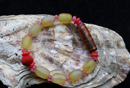 Old Bodhi Dzi  bead Agate bracelet. The Bodhi-dZi bead draws its name and inspiration from the sacred Bodhi tree