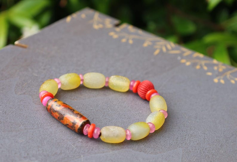 Old Bodhi Dzi  bead Agate bracelet. The Bodhi-dZi bead draws its name and inspiration from the sacred Bodhi tree