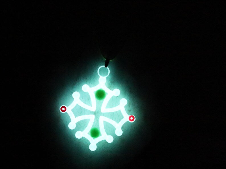 Wajakaa 3D-Printed Glow-in-the-Dark Necklaces–Exclusive, Unique&UV Reactive! one-of-a-kind glow-in-the-dark necklaces. who love to stand out