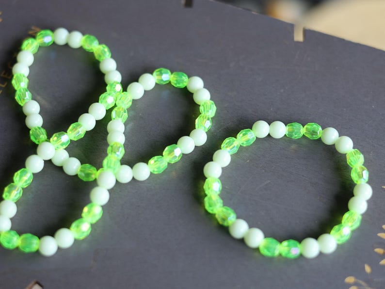 Set bracelet/ necklace- Nebula Series – 8mm Faceted Round Bead Fluorescent Green Acrylic Pearl Bracelets!  Exclusive, Unique&UV Reactive!