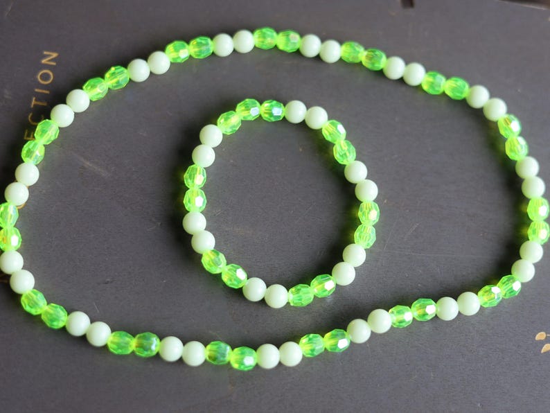 Set bracelet/ necklace- Nebula Series – 8mm Faceted Round Bead Fluorescent Green Acrylic Pearl Bracelets!  Exclusive, Unique&UV Reactive!