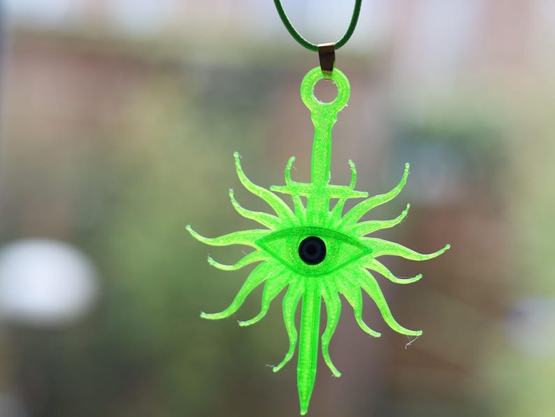 Wajakaa 3D-Printed Luminous Necklaces – Exclusive, Unique & UV-Reactive! amazing, strong luminous necklaces.  Get yours before they’re gone!