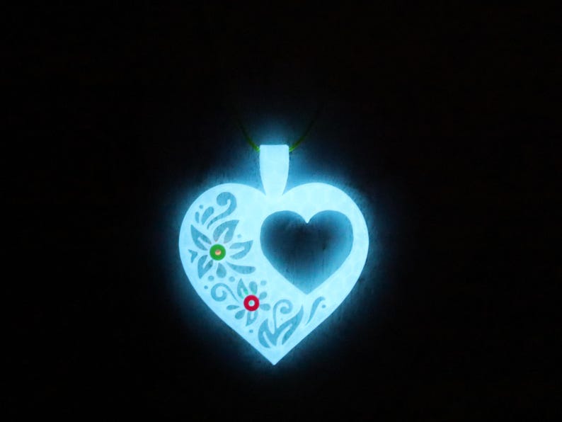 Wajakaa 3D-Printed Glow-in-the-Dark Necklaces–Exclusive, Unique&UV Reactive! one-of-a-kind glow-in-the-dark necklaces. who love to stand out