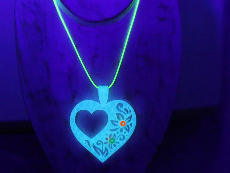 Wajakaa 3D-Printed Glow-in-the-Dark Necklaces–Exclusive, Unique&UV Reactive! one-of-a-kind glow-in-the-dark necklaces. who love to stand out