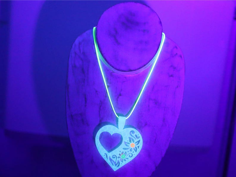 Wajakaa 3D-Printed Glow-in-the-Dark Necklaces–Exclusive, Unique&UV Reactive! one-of-a-kind glow-in-the-dark necklaces. who love to stand out