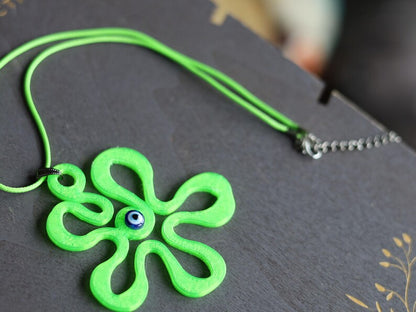 Wajakaa 3D-Printed Luminous Necklaces – Exclusive, Unique & UV-Reactive! amazing, strong luminous necklaces.  Get yours before they’re gone!