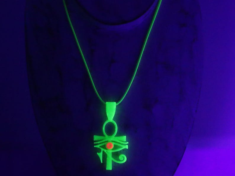 Wajakaa 3D-Printed Luminous Necklaces – Exclusive, Unique & UV-Reactive! amazing, strong luminous necklaces.  Get yours before they’re gone!