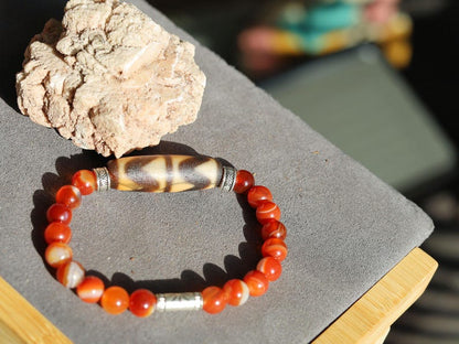 Old Double DZI Tiger’s pattern Bracelet with Red Agate was known as the Warriors Stone. face challenges and adversities, protective amulets