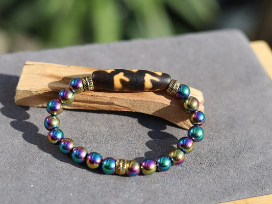 Old DZI Tiger’s pattern Bracelet with Weathered Brown Natural Bodhi Round Beads bracelet. As a spiritual guardian, safety and  well-being