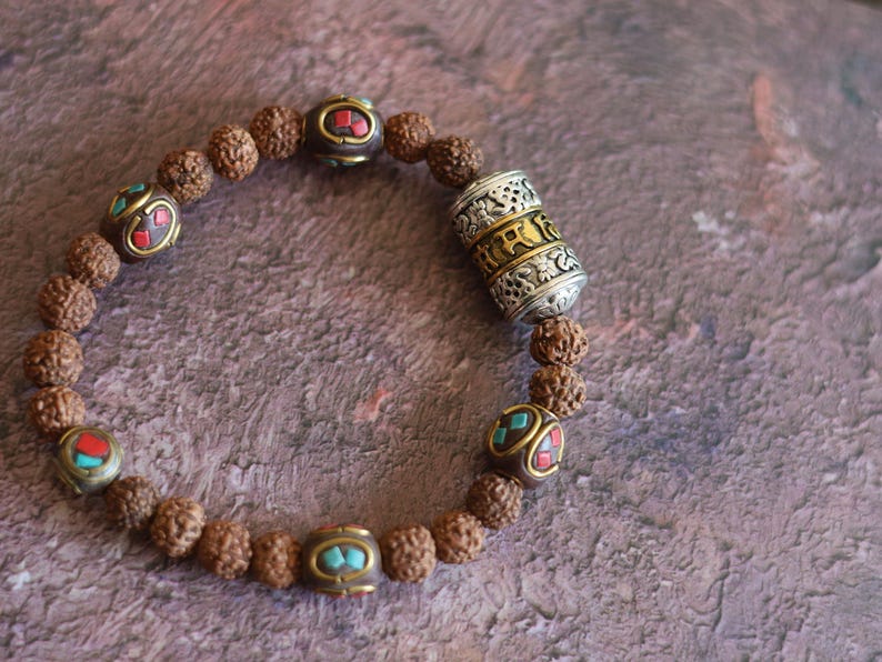 Collector Grade Tibetan 3-Eyed Dzi Bead Bracelet – Antique Old Agate Amulet. Own a piece of ancient spiritual heritage